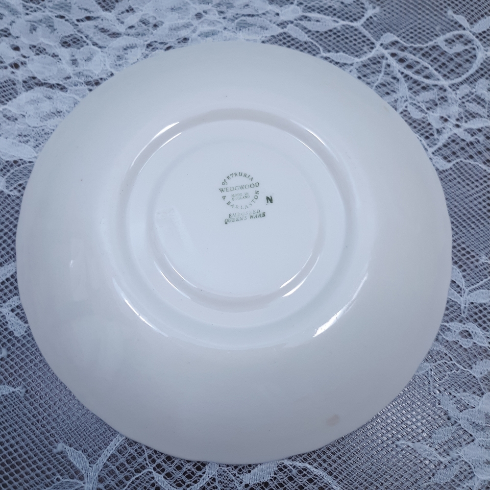 Wedgwood Queensware Lilac Blue Cream Seashell Edge Embossed Grapes Teacup Saucer - Picture 14 of 15